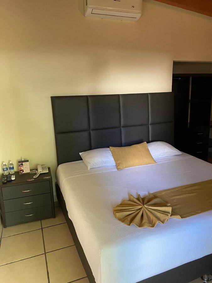Hotel Casa Maria Emilia Cuernavaca Zewnętrze zdjęcie